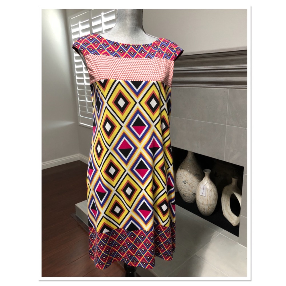 Diamonds and Triangles dress - Picture 4 of 4